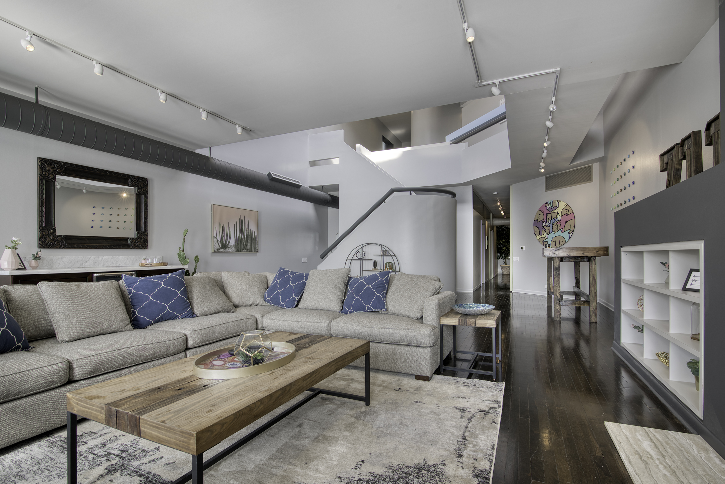 Living Room2-2.jpg
