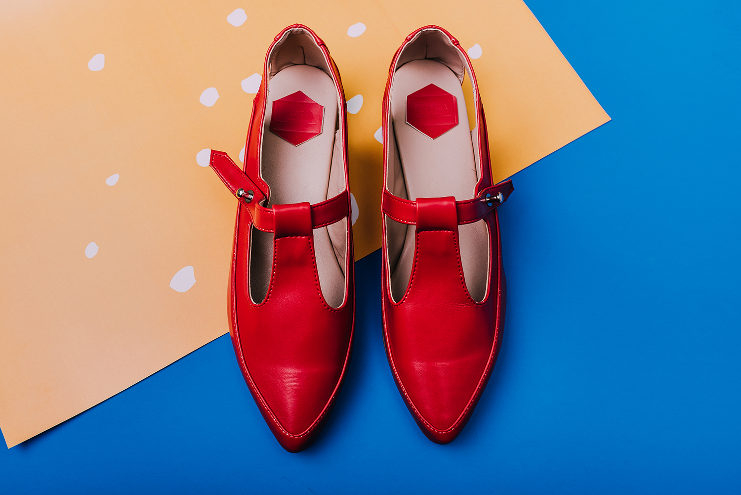 apnoia-zapatos-rojos.png