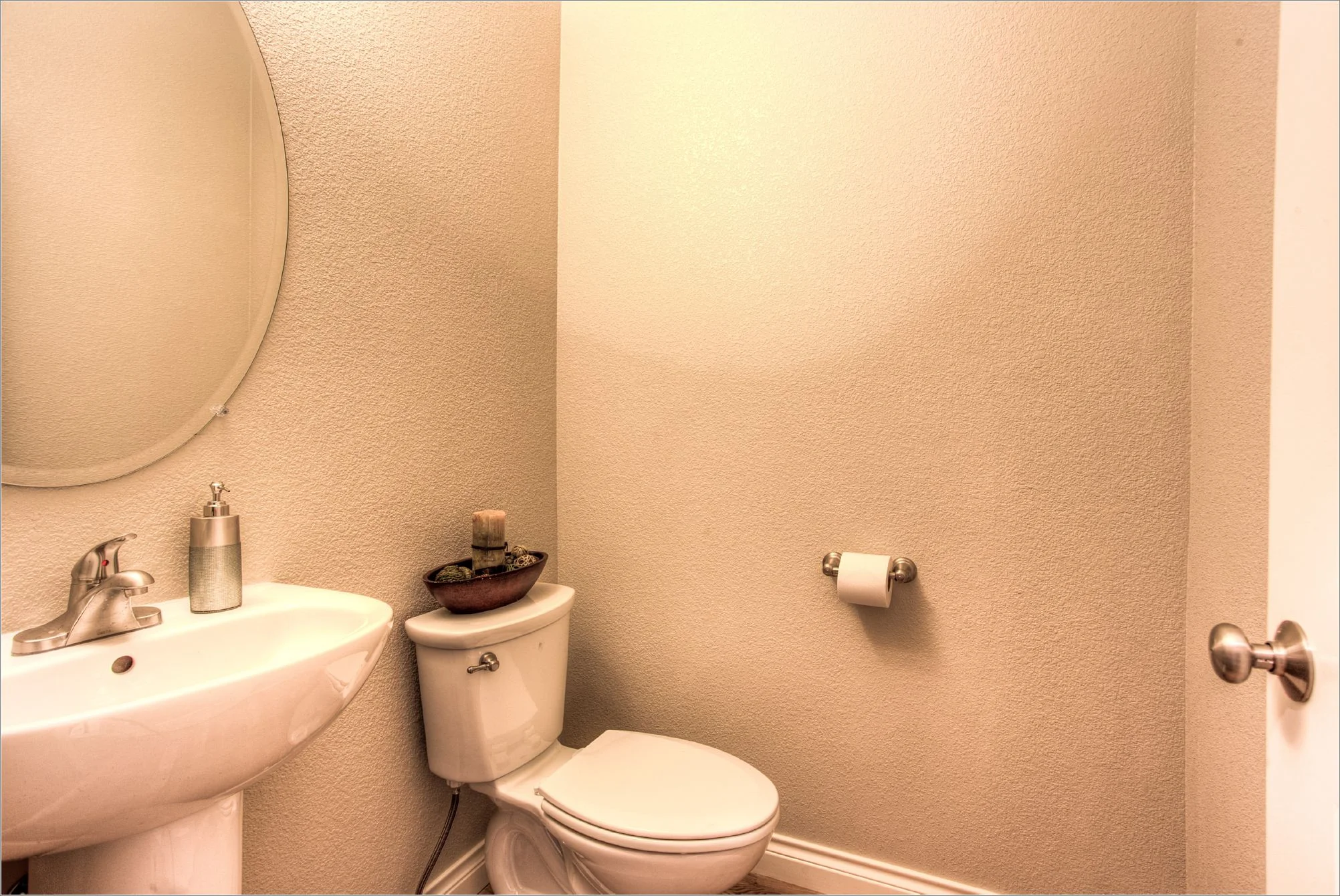 1642 Mt Meeker Dr_06_PowderRoom.jpg