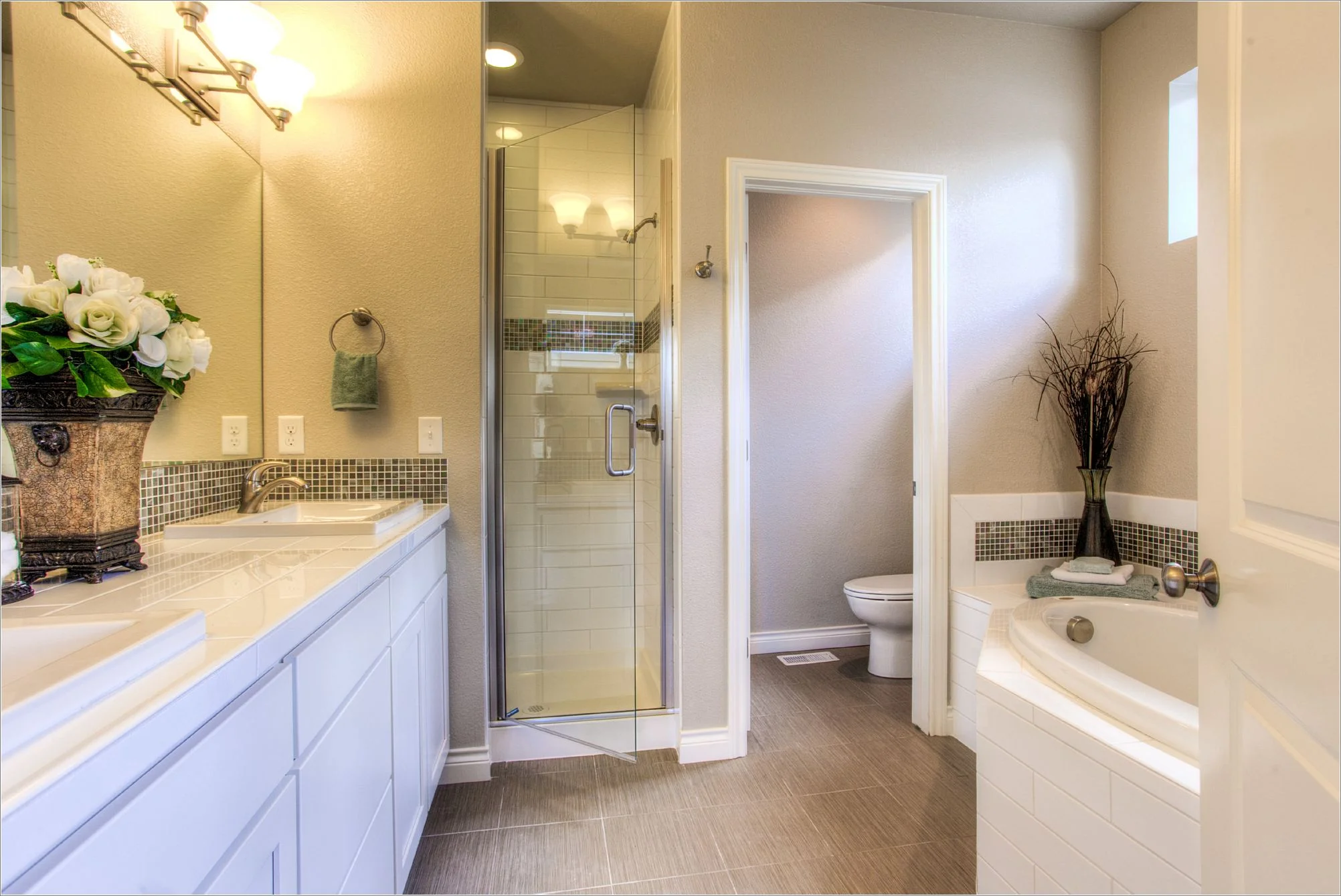 1642 Mt Meeker Dr_13_MasterBathroom01.jpg