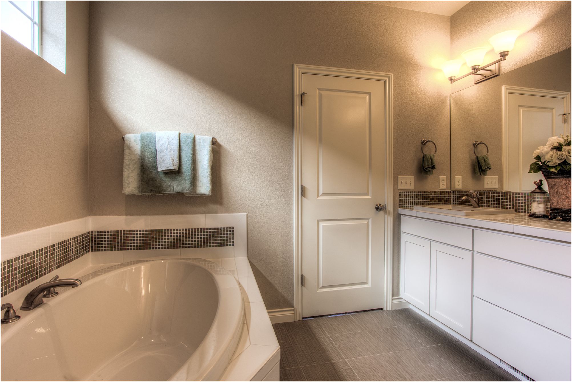 1642 Mt Meeker Dr_14_MasterBathroom02.jpg