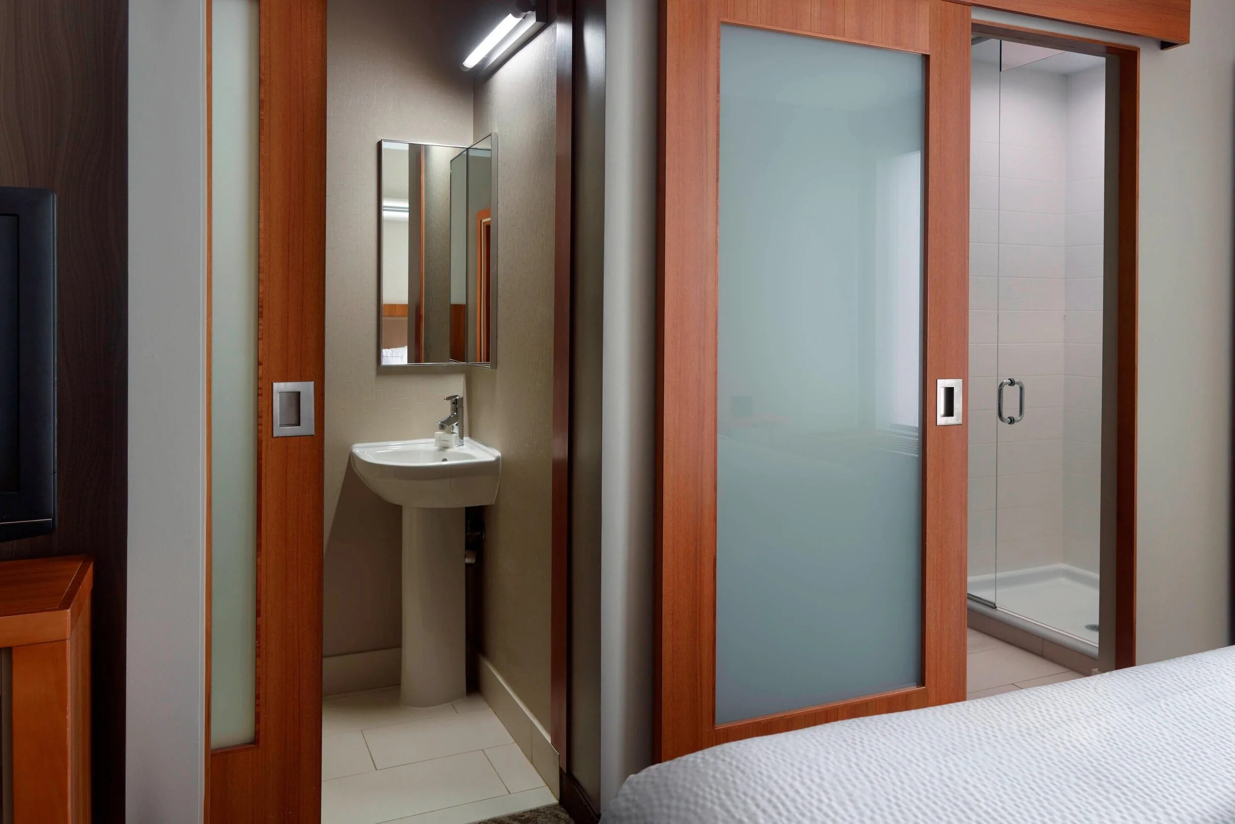 atlgi-bathroom-1613-hor-clsc.jpg