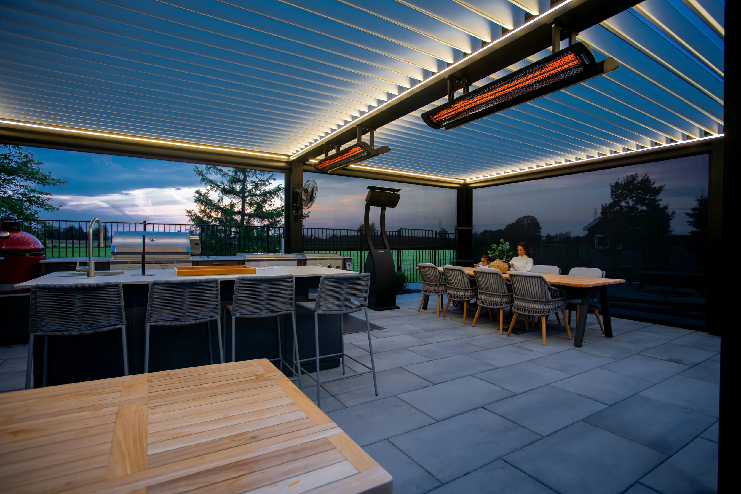 calgary_louveredroof_lousol_pergola7.jpg