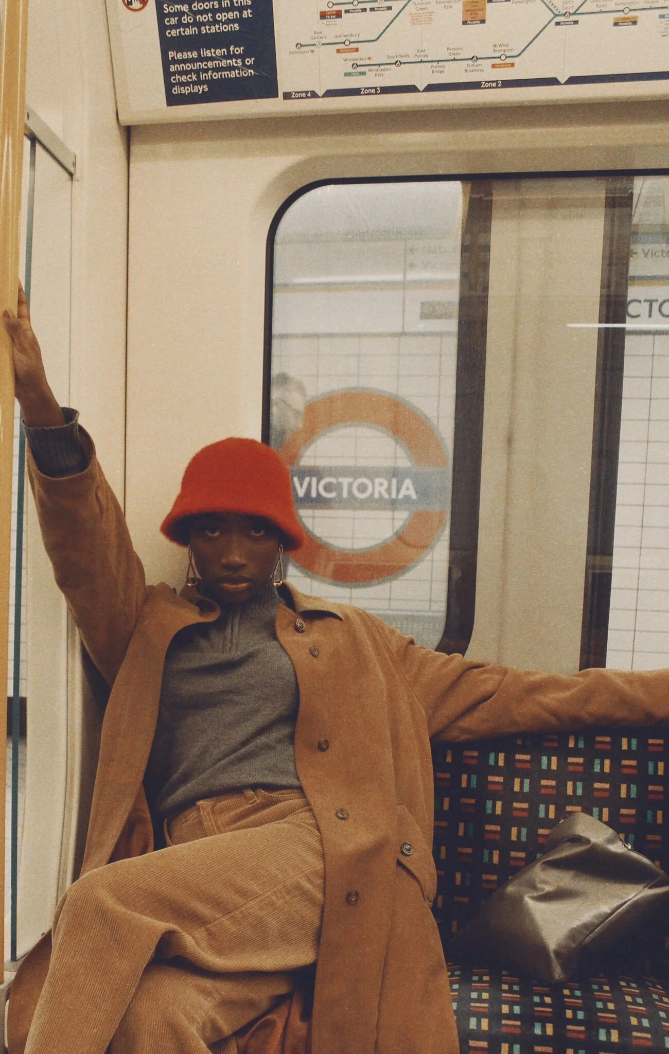 Exclusive Premiere: Dessireé - Peppermint Tea