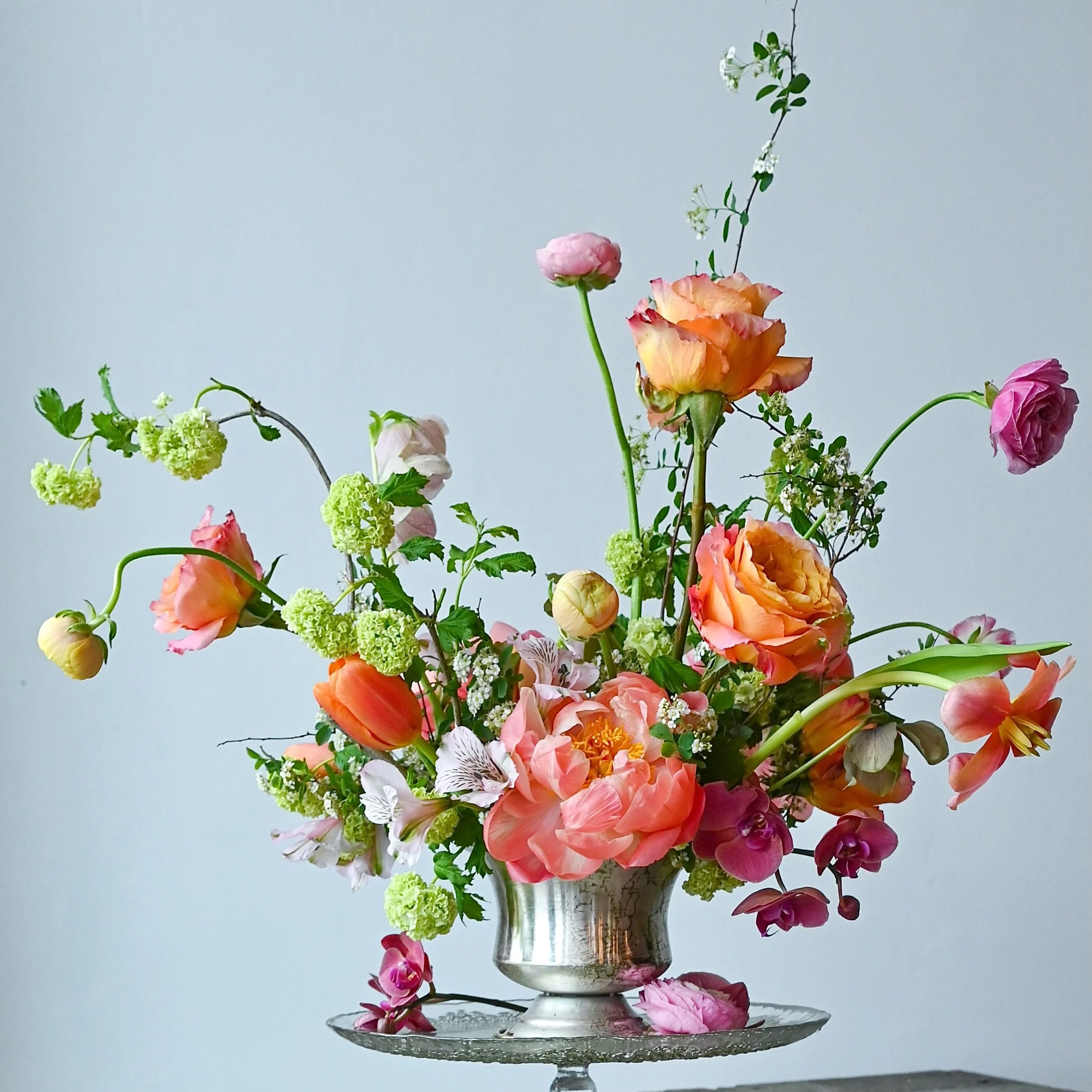 Corally yours 

..
#peony #coral #weddingflorist #wedding #floraldesign