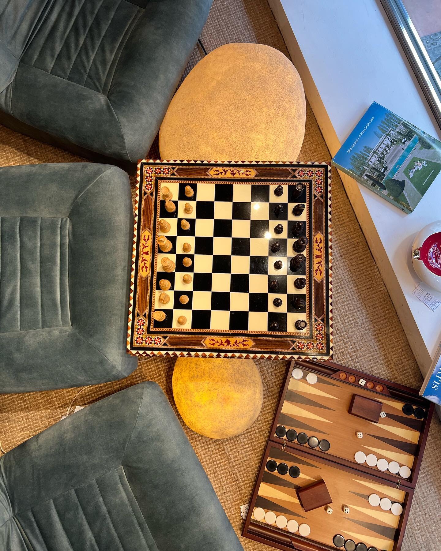 Playtime ! 🎲♟️💆🏻&zwj;♀️ 

-Immaculate chess table from 1970
-Vintage wooden Backgammon set 
-Chairs (recently recovered) Made in Spain from 1970
-Stone Lamps from 1980 
 
Enjoy! 💖

#vintage #vintagemarbelladejavu #uniquearticles #vintageluxuryfas