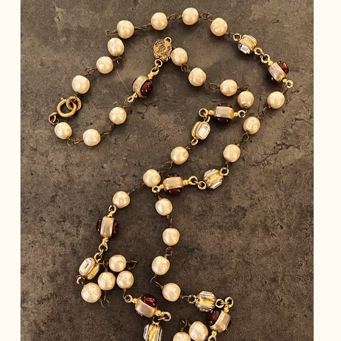 Vintage Chanel necklace 1985 available online
