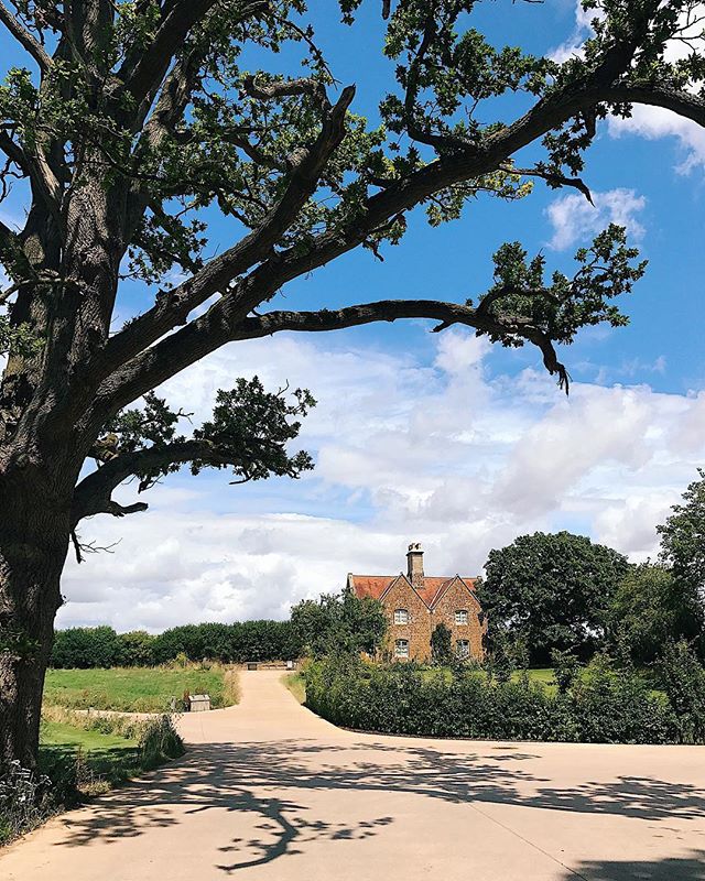 There&rsquo;s no place like home. Well, unless the other place is The Cottage at the Soho Farmhouse.....
.
.
.
.
.
#englishsummer #travel #lordeandhaven #travelgram #cotswolds #soho #sohofarmhouse #sohohouse #countryside #blog #travelblog #travelblog