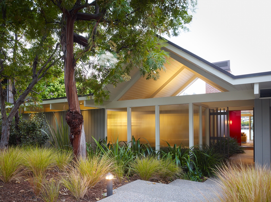 Gary Hutton's Lagoon House: A revitalization of one of the last remaining Eichler houses. Photo: Matthew Millman