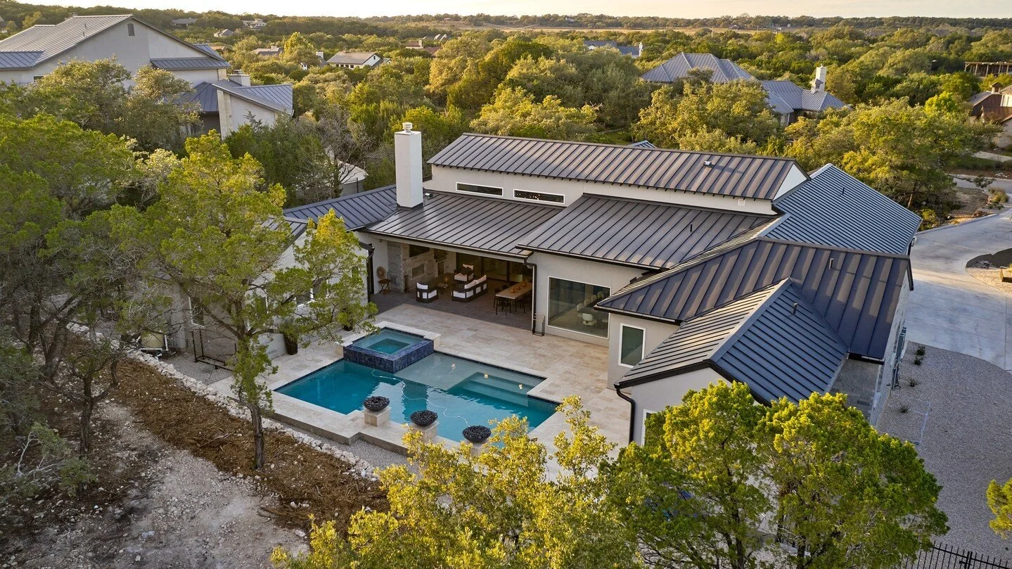 Creating spaces for sunsets!⁠
.⁠
.⁠
.⁠
⁠
#buildersofig #buildersofinsta #buildersofinstagram #ighome #homebuilder #customhomes #customhome #custombuild #homebuilders #housebeautiful #contractor #contractors #customhomebuilder #homebuilding #mydomaine