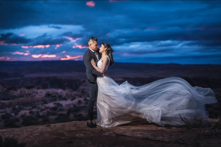 Engagement photos at blue hour, by Henry M Production