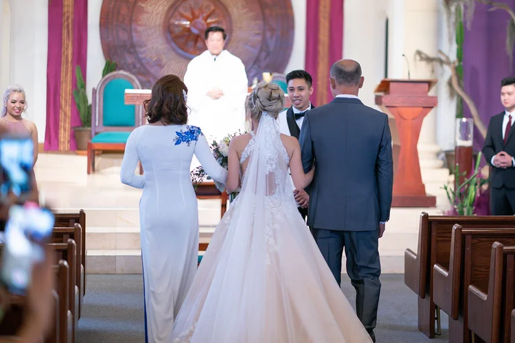 Hieu and Na Vietnamese wedding at Holy Trinity Reception Center, Maitland, photo 22