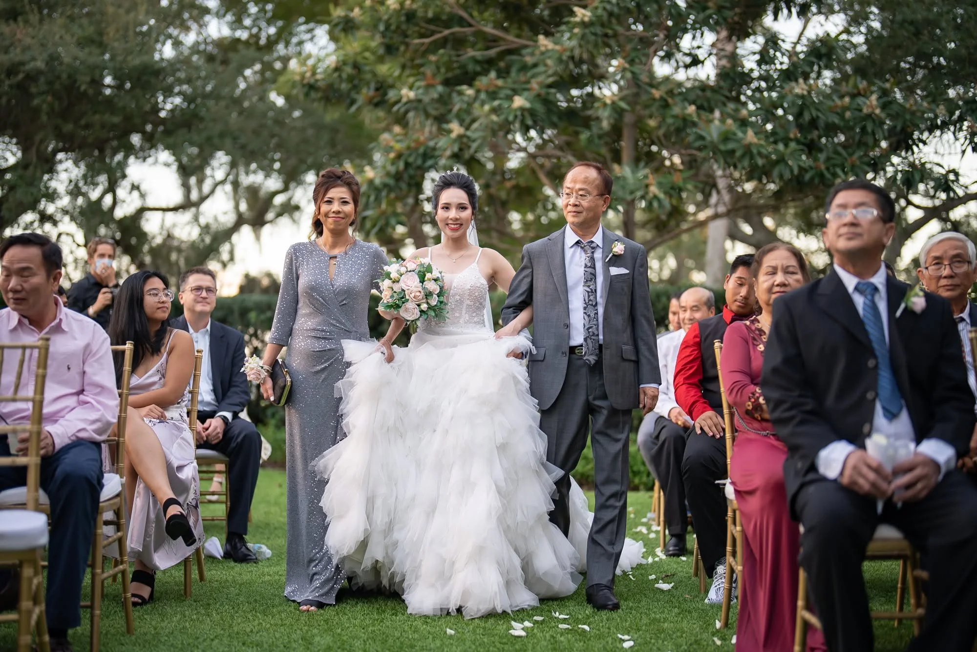 bach-trang-tampa-garden-club-wedding-33.jpg