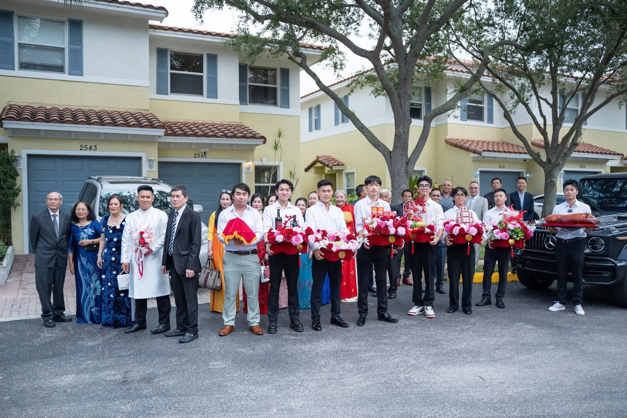 Vy and Quyen Vietnamese wedding at Milander Center, Hialeah, FL, photo 9 by Henry M Production