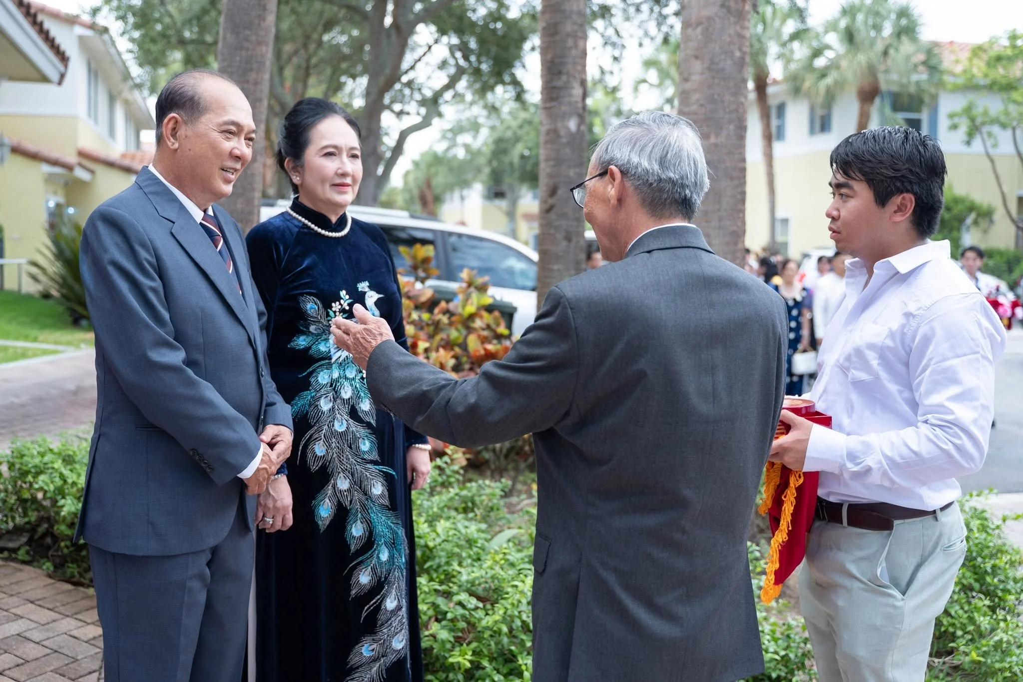 Vy and Quyen Vietnamese wedding at Milander Center, Hialeah, FL, photo 10 by Henry M Production