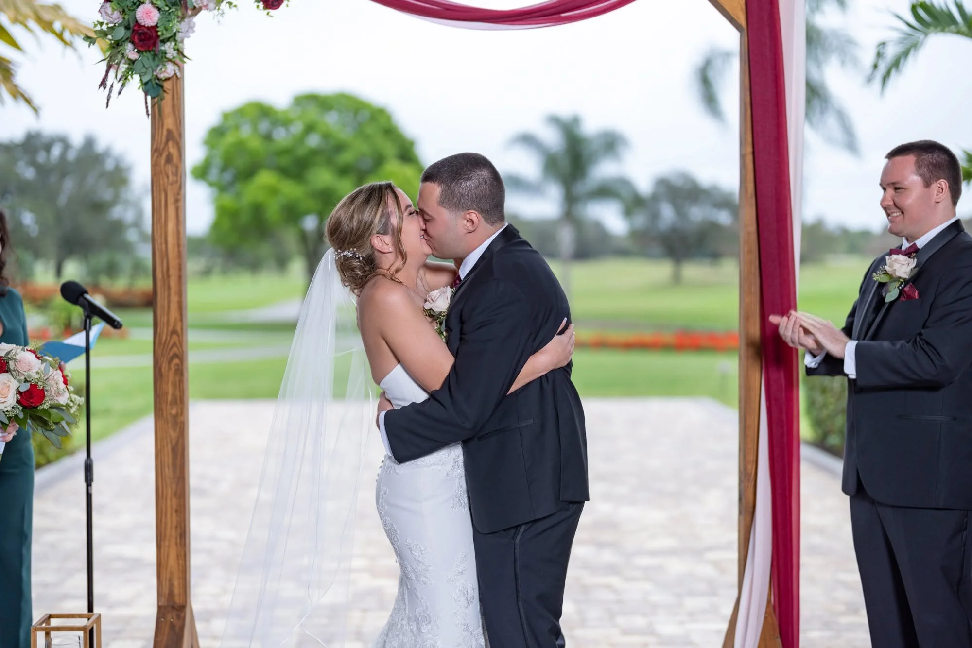 chris-emily-vineyards-country-club-31.jpg