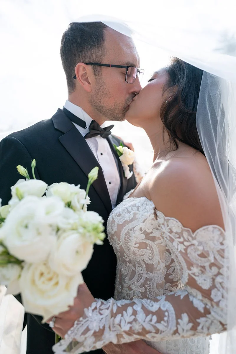 Christian_Jennifer_Wedding_Sneak_Peeks-25.jpg