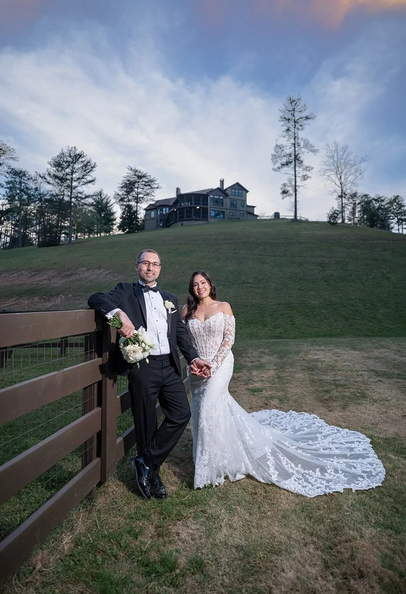 Christian_Jennifer_Wedding_Sneak_Peeks-30.jpg