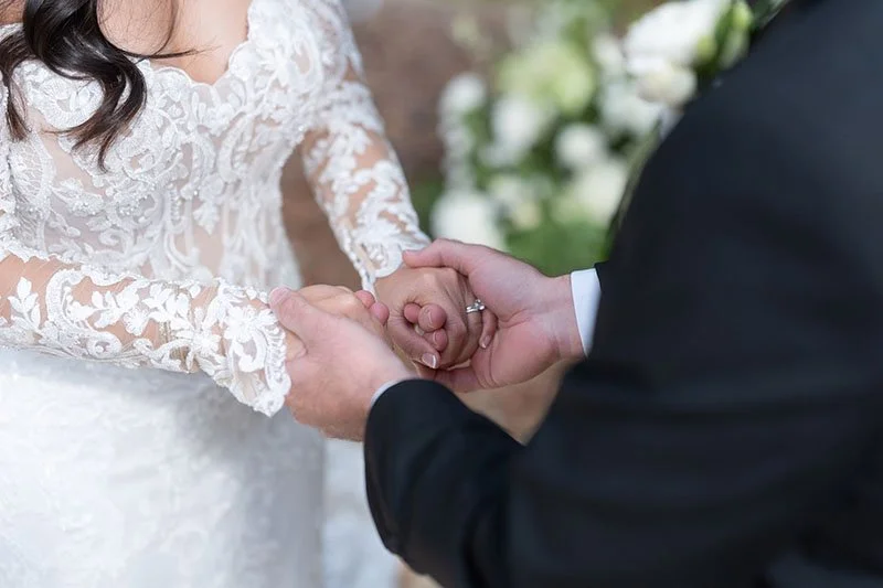 Christian_Jennifer_Wedding_Sneak_Peeks-16.jpg