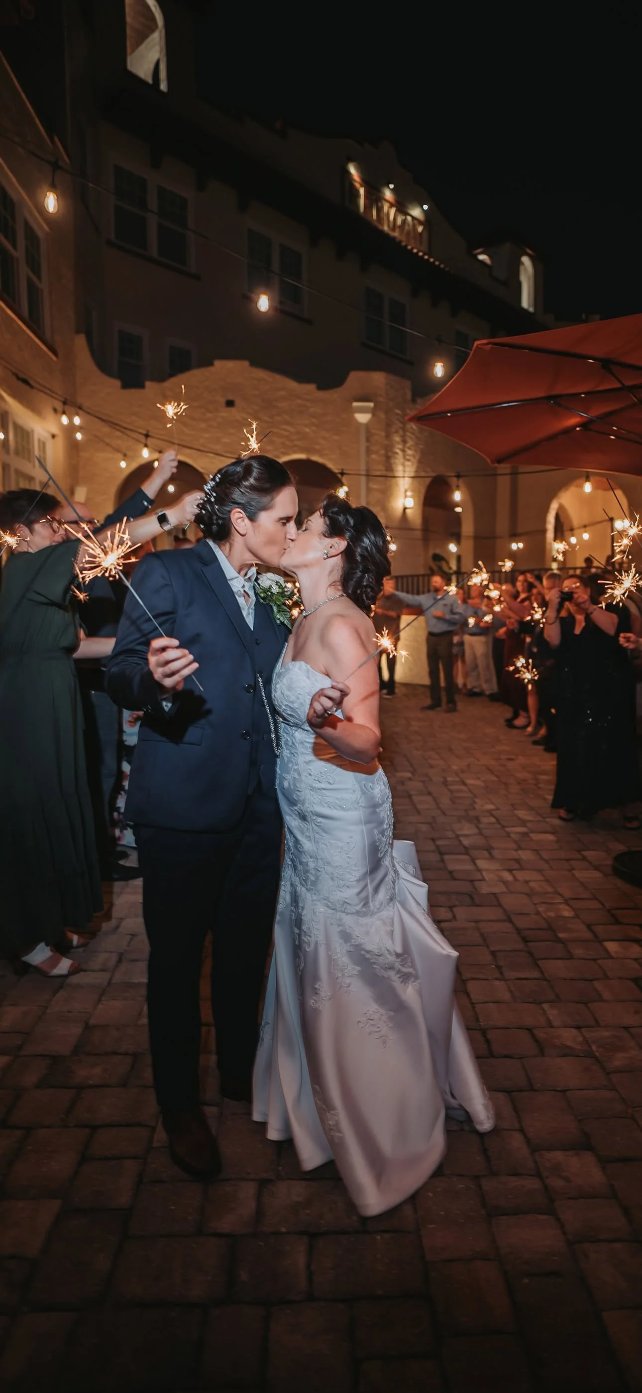 lisa-brenda-wedding-01.jpg
