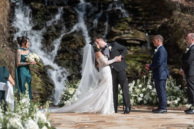 Christian_Jennifer_Wedding_Sneak_Peeks-19.jpg