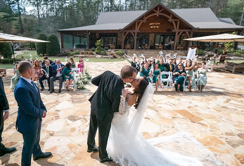 Christian_Jennifer_Wedding_Sneak_Peeks-20.jpg