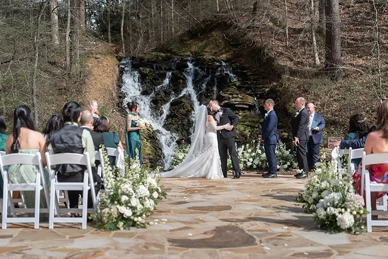 Christian_Jennifer_Wedding_Sneak_Peeks-18.jpg