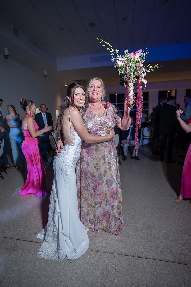 Kyle_Marisa_Wedding_Day_Sneak_Peeks (92).jpg