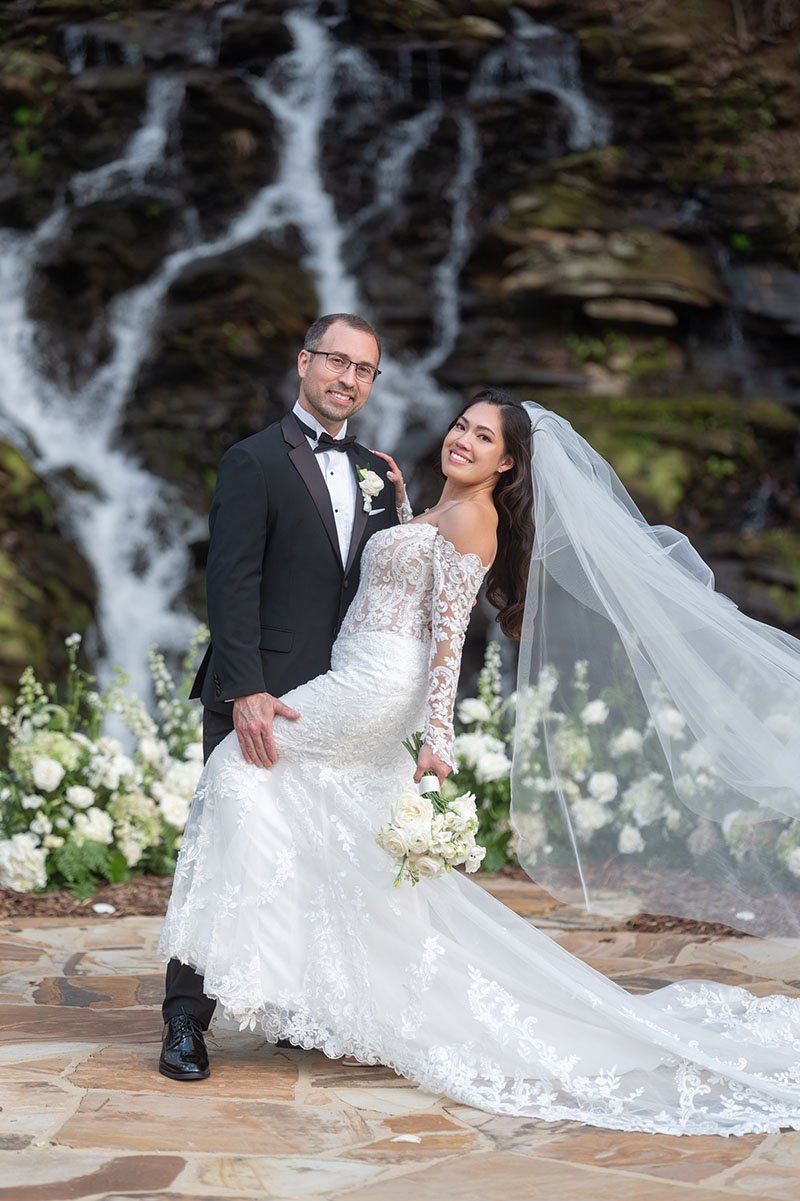Christian_Jennifer_Wedding_Sneak_Peeks-24.jpg