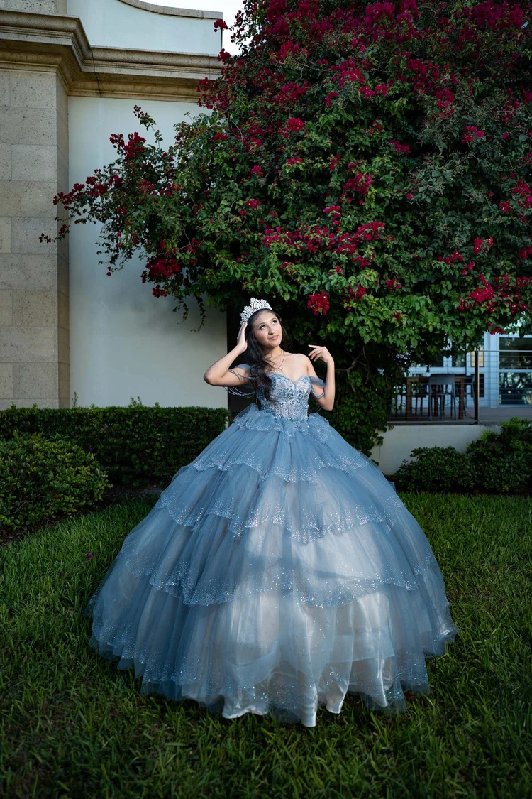 Quinceañera portrait in a garden with bougainvillea, by Henry M Production