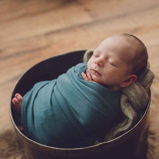 Baby Olin 💙 @kjholtan .
.
.
.
#adaraphotography
#siouxfallsnewbornphotographer 
#siouxfallsphotographer
#southdakotafamilyphotography #freshbaby #studiophotography #naturallightphotographer 
#newbornphotography #newborninspiration