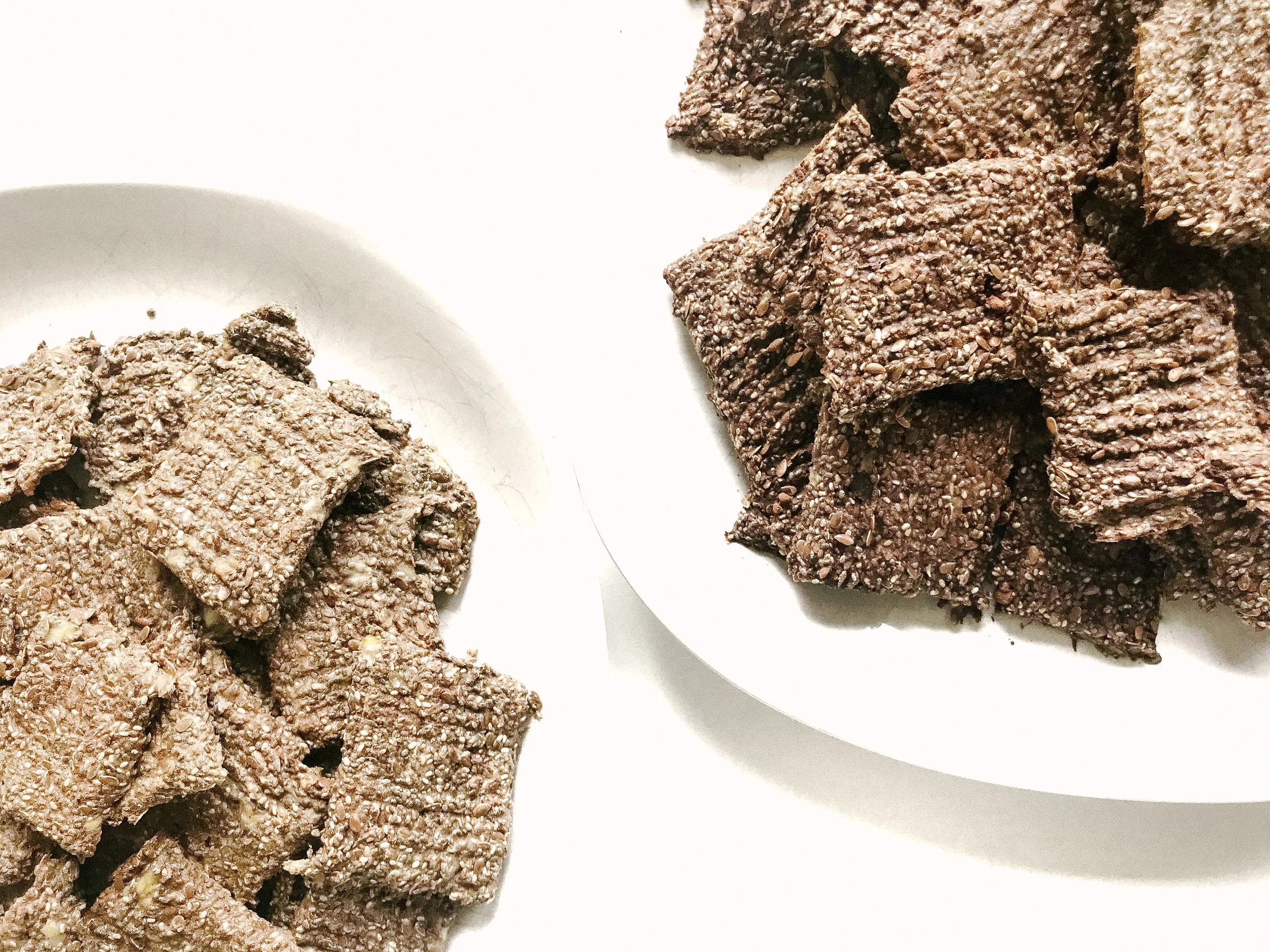 3 Ingredient Banana Chocolate Chia Crisps (Paleo, GAPS, GF, DF, Vegan)