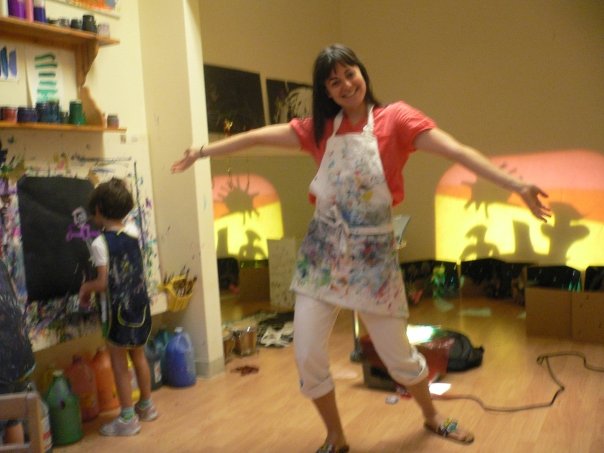 A professionally trained artist (atelierista) creates artistic provocations for group project learning. Projects are based on the children’s current interests and a part of a non-planned, emergent curriculum.