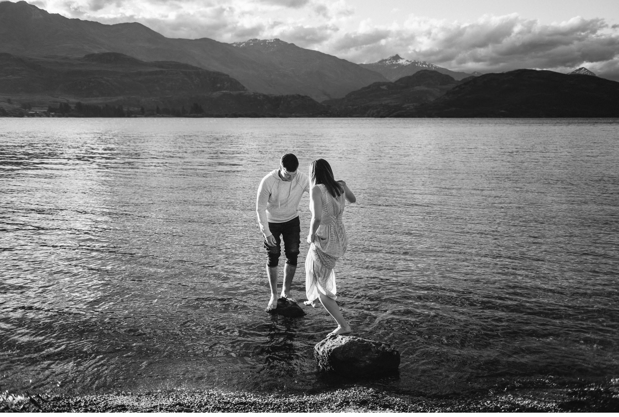 Lake Wanaka Engagement Photography-017.jpg