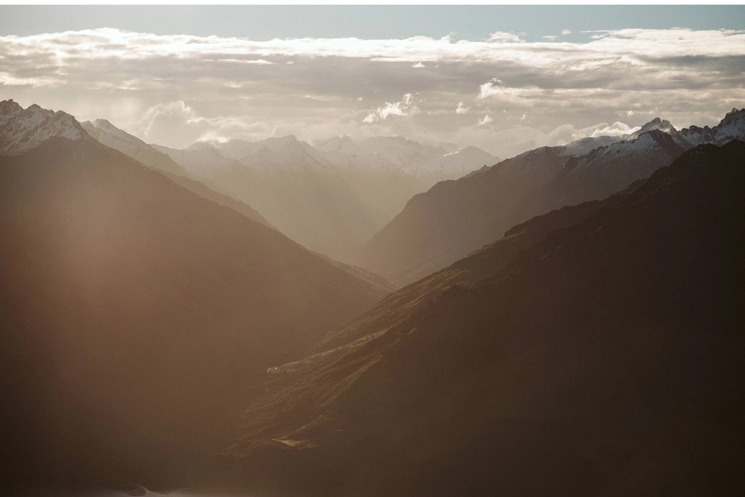 Mt Burke Wanaka Heli Elopement Photography-019.jpg