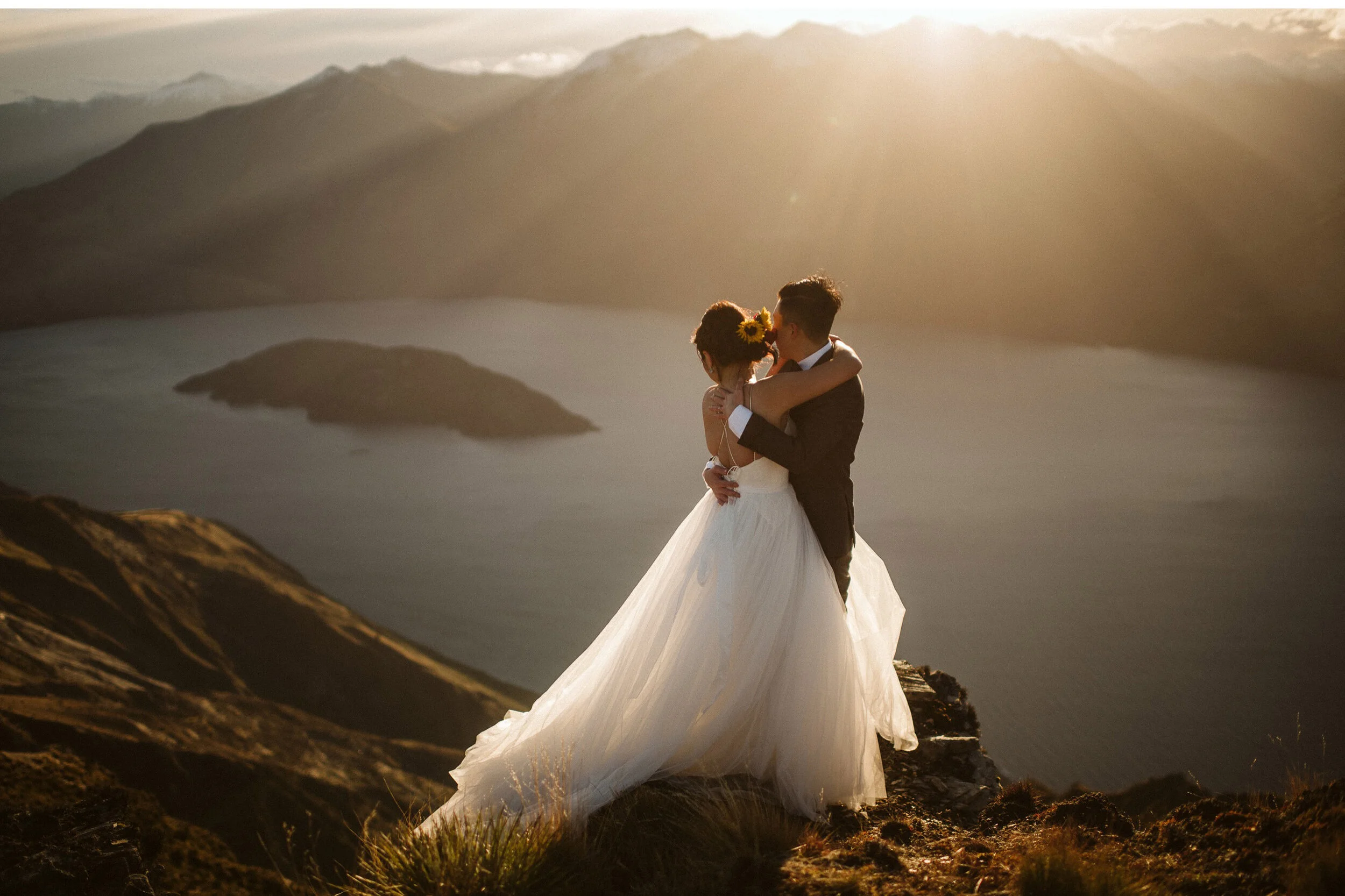 Mt Burke Wanaka Heli Elopement Photography-030.jpg