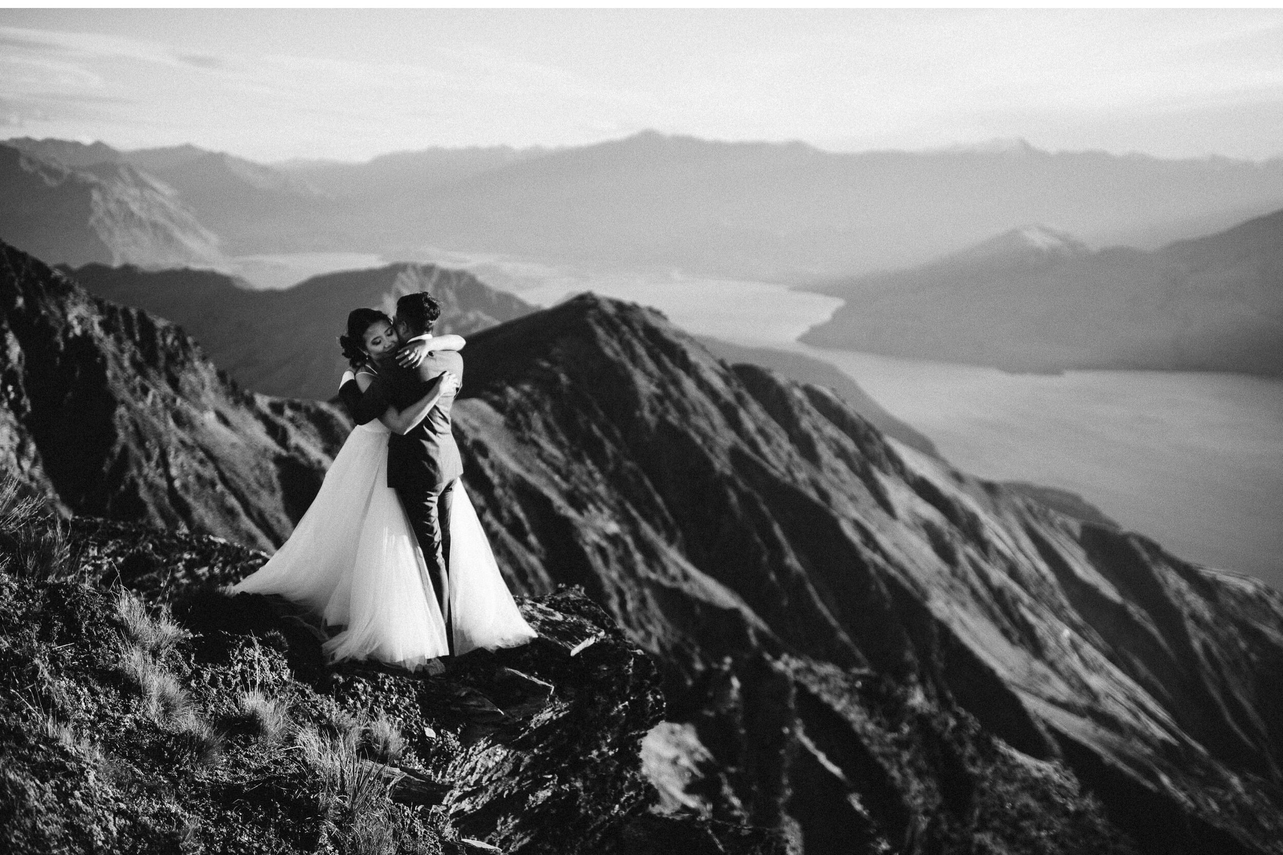 Mt Burke Wanaka Heli Elopement Photography-032.jpg