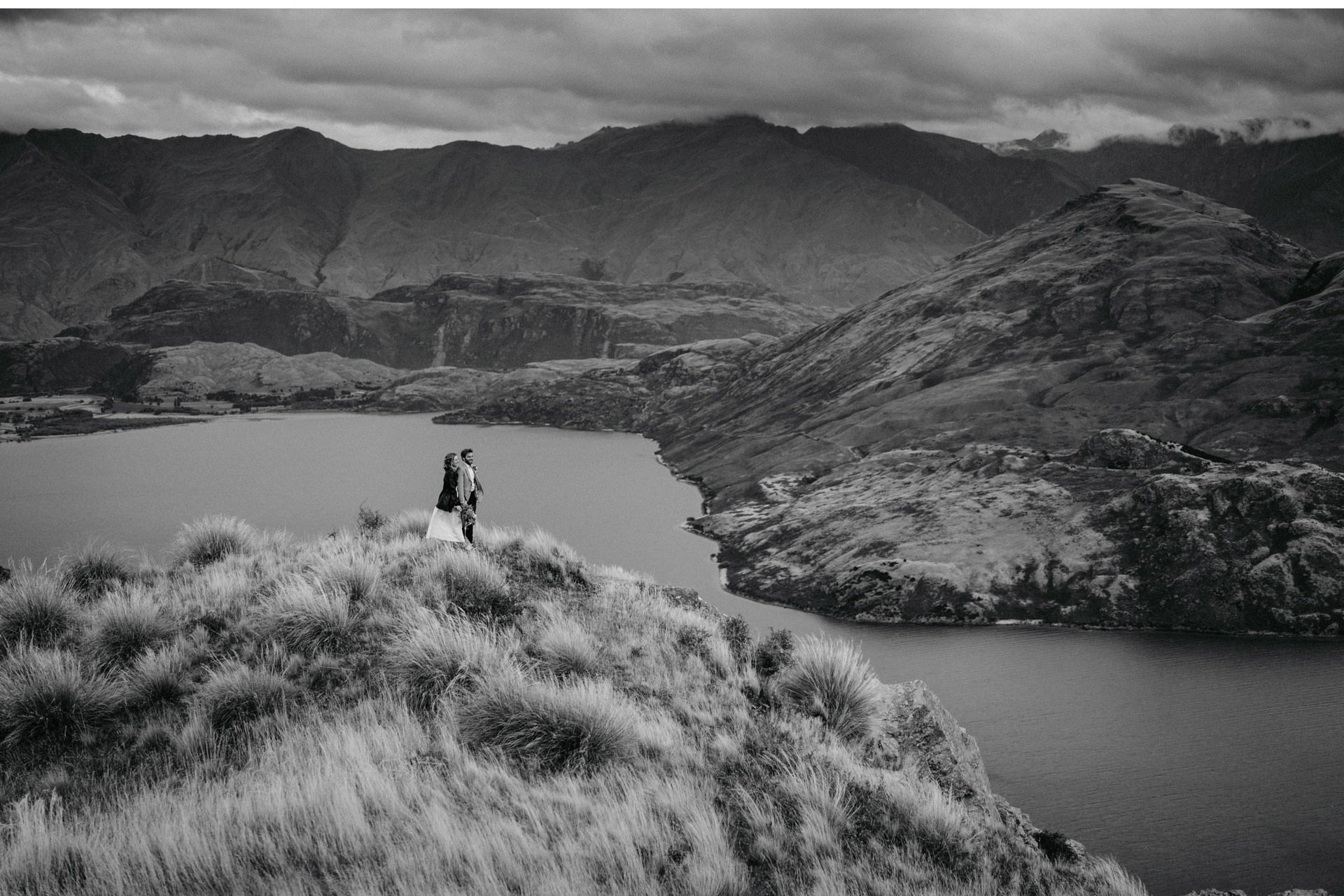 Wanaka-Backyard-Elopement-Photographer--015.jpg