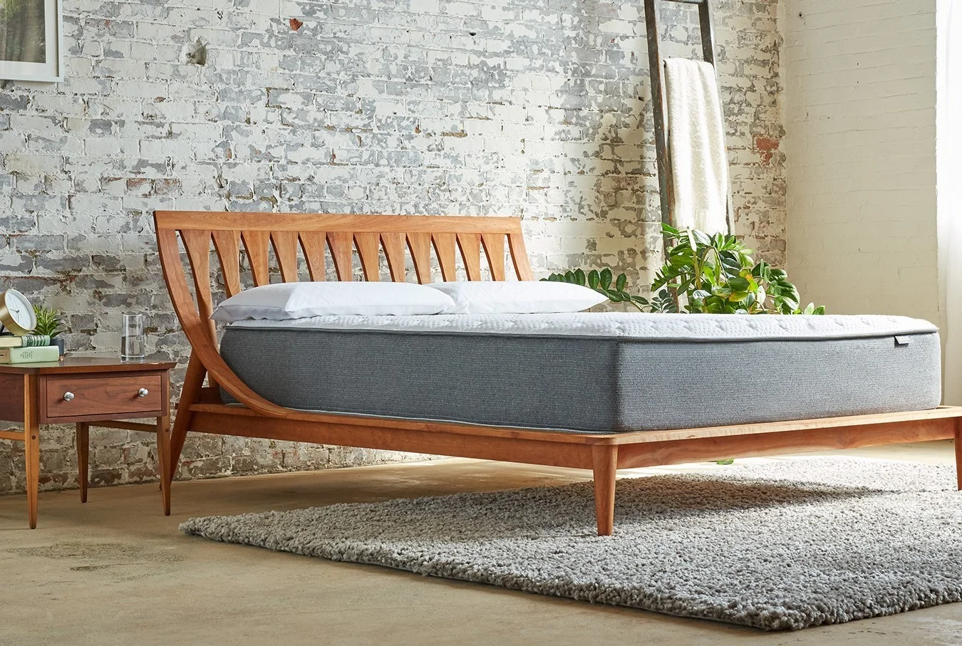 Farrington Bed aviya.jpg
