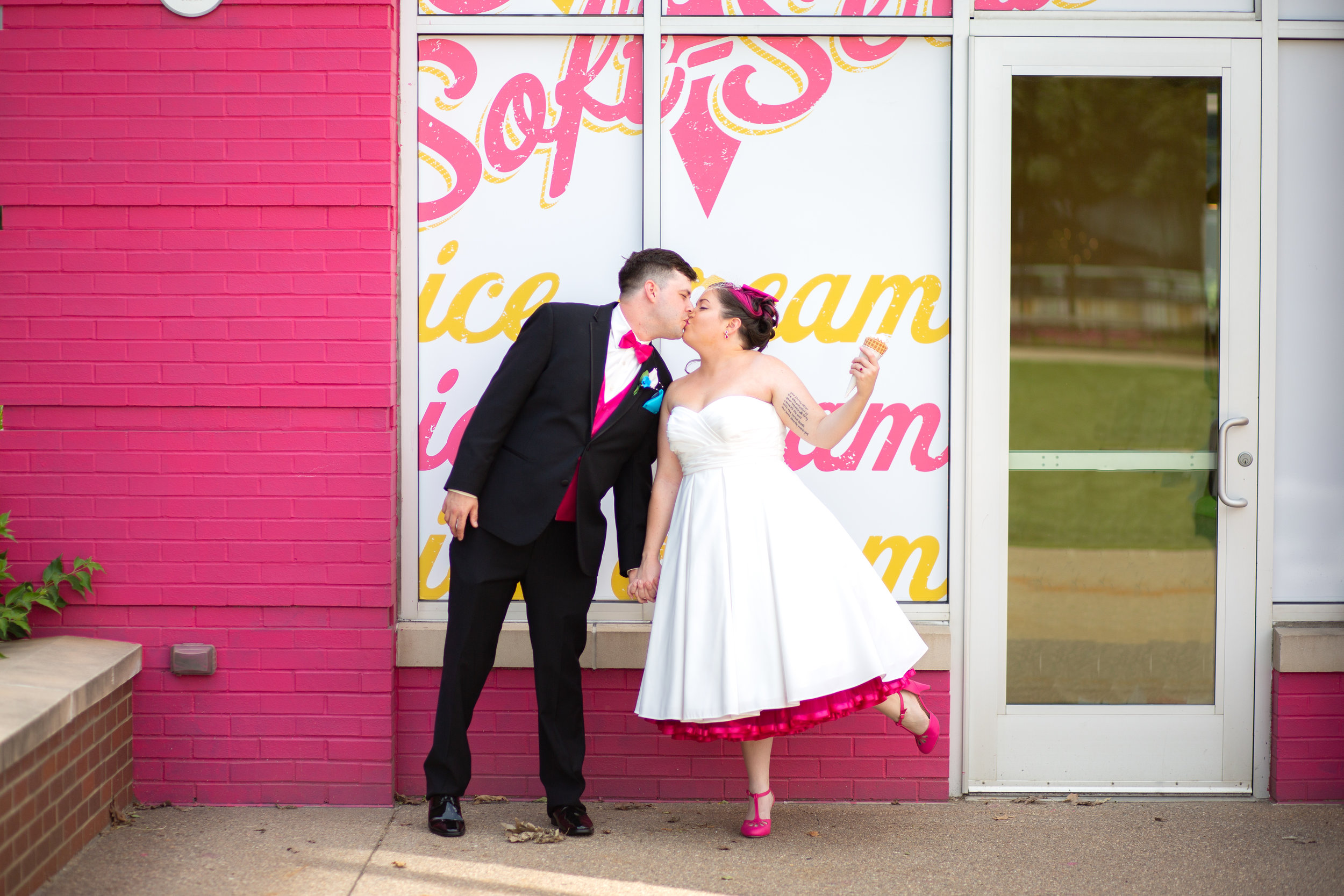 Passionate Pinks at the Pittsburgh Zoo and PPG Aquarium: Emma &amp; Nick