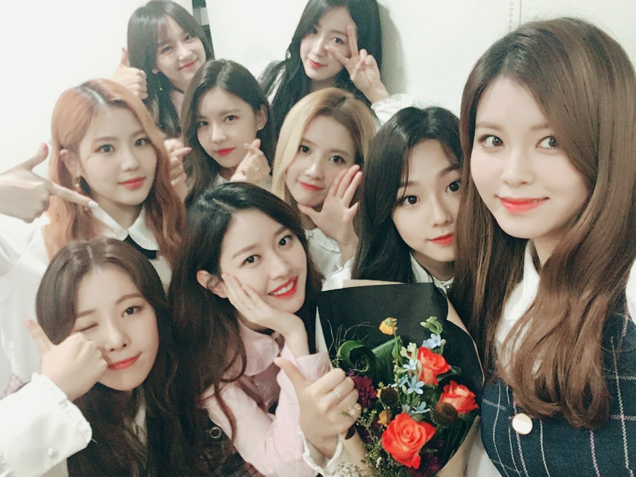 gugudan selfie.jpg