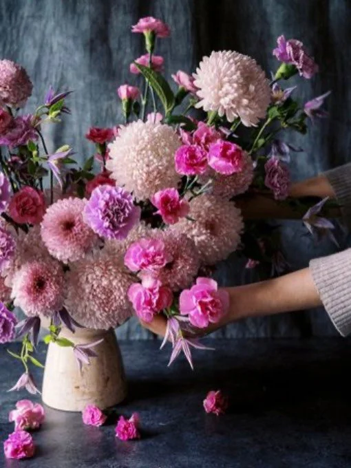 On dreary days &mdash; when the weather is heavy and hearts feel a little heavier &mdash; flowers remind us that beauty still shows up. Sometimes softly. Sometimes unexpectedly. Sometimes exactly when we need it.
Grateful to create and to collaborate