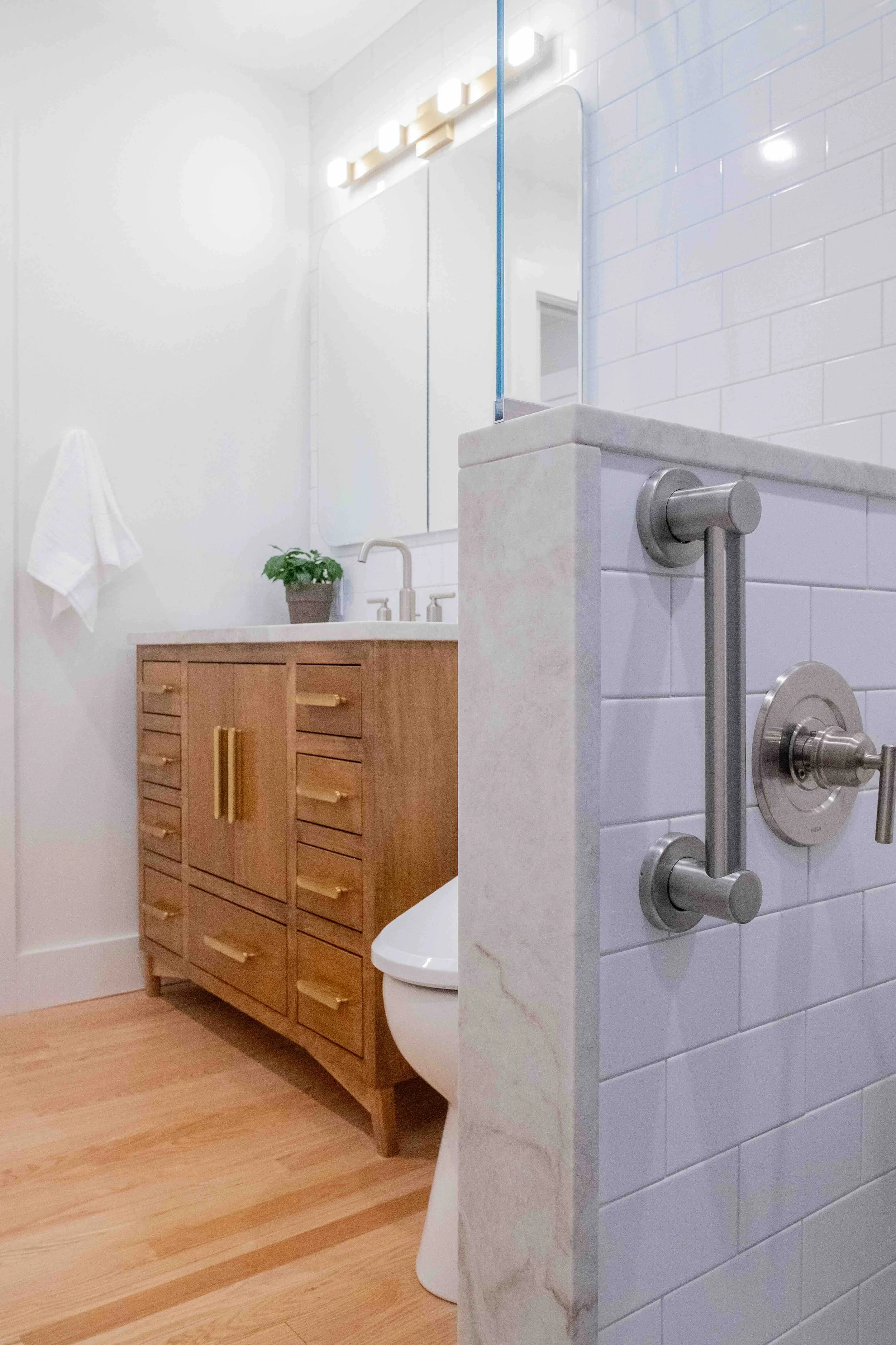 1246 s negley main bath F7233 r ad copy.jpeg