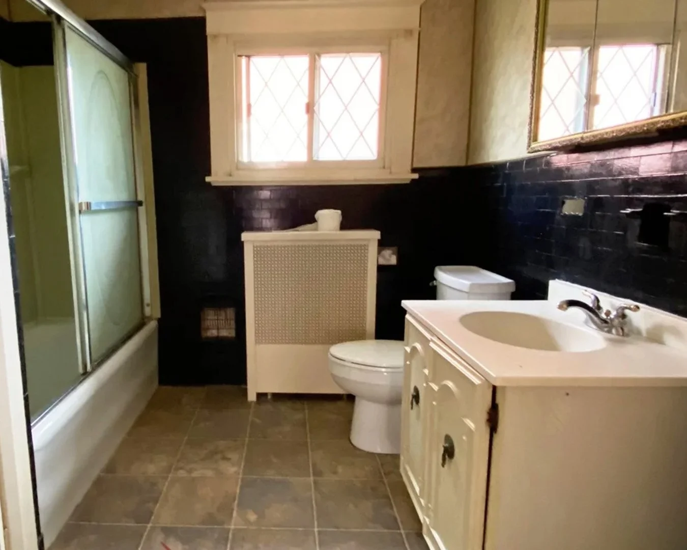 Modern Bathroom Before.jpg