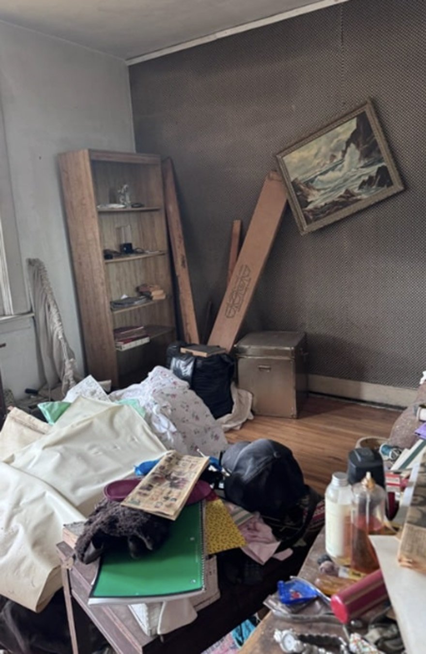 MonitorBedroomBefore.jpg