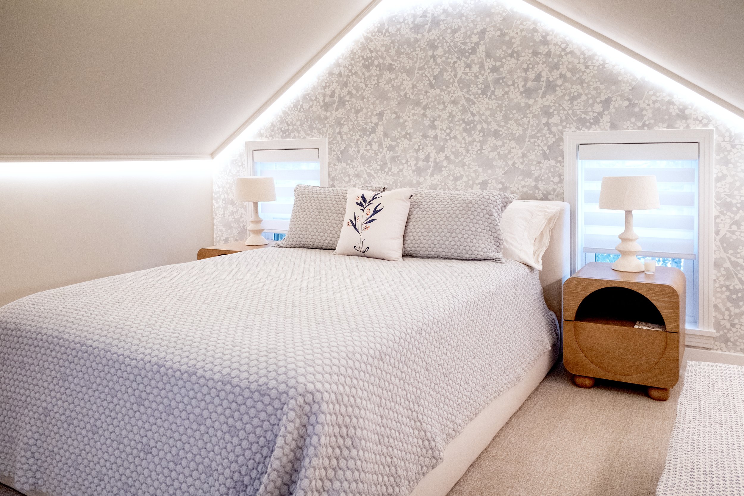 145 w hutchinson attic bedroom F6761 r ad.jpg