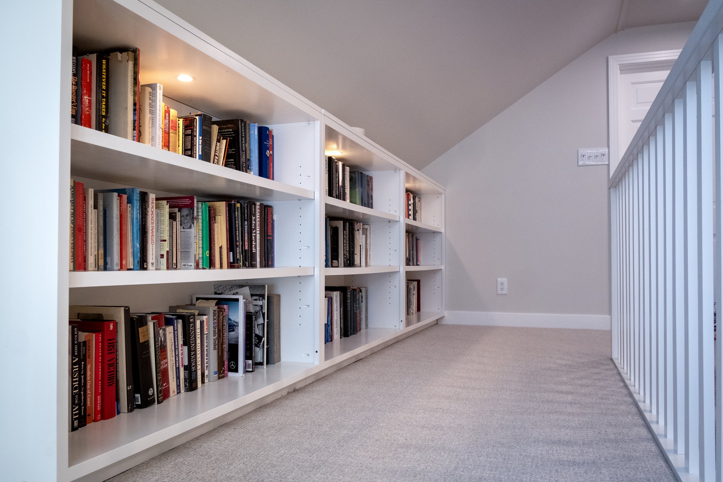 145 w hutchinson attic bookshelves F6822 r ad.jpg