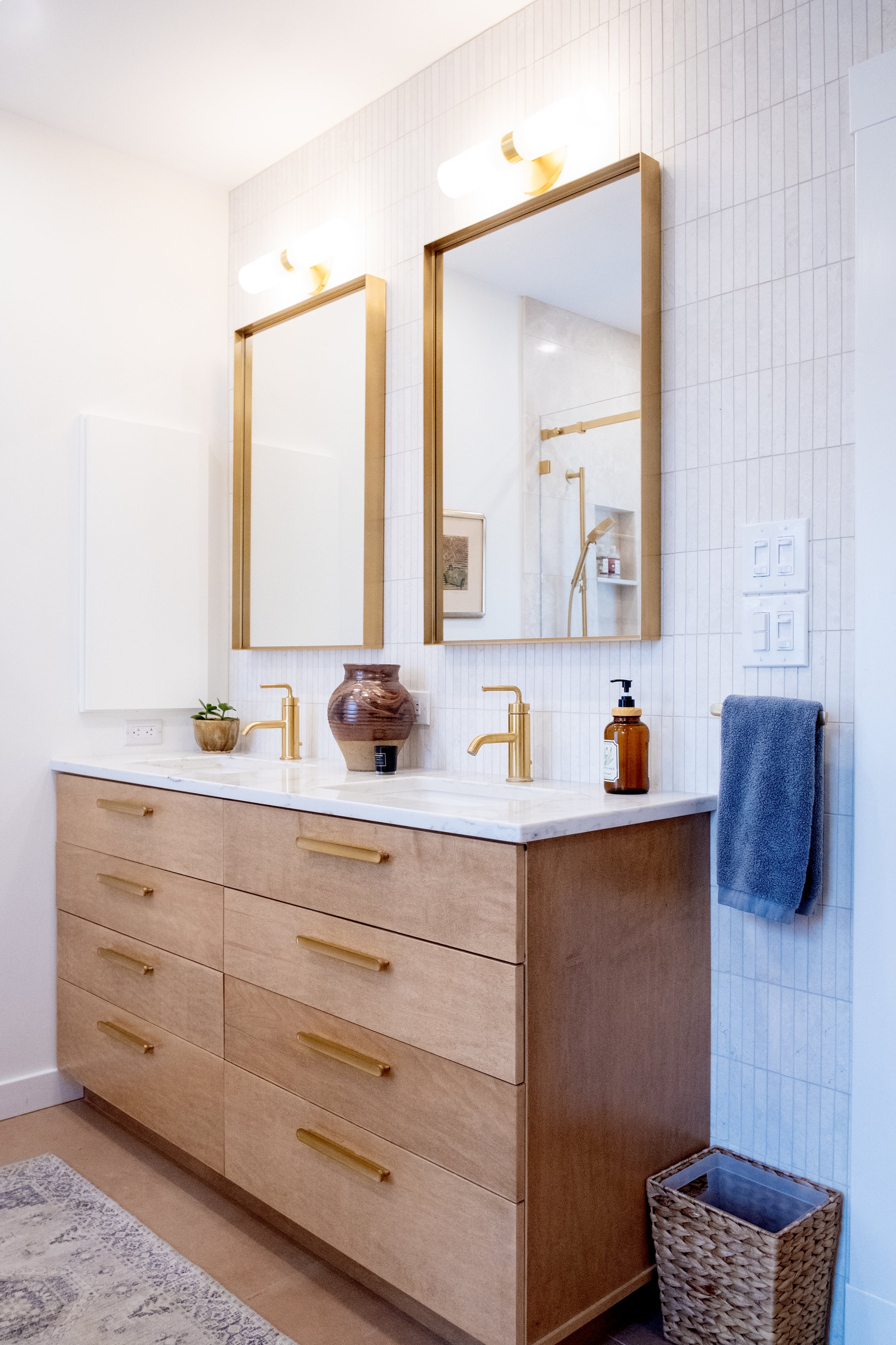 5329 fair oaks bathroom F6586 r ad.jpg