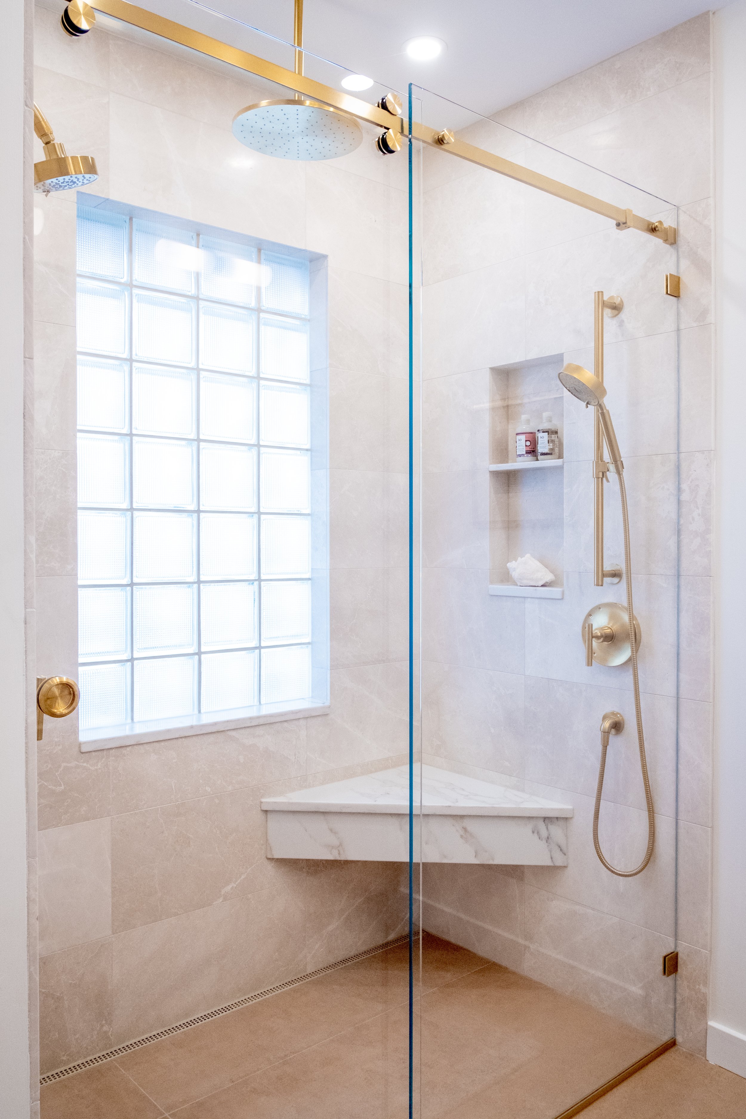 5329 fair oaks bathroom F6595 r ad.jpg