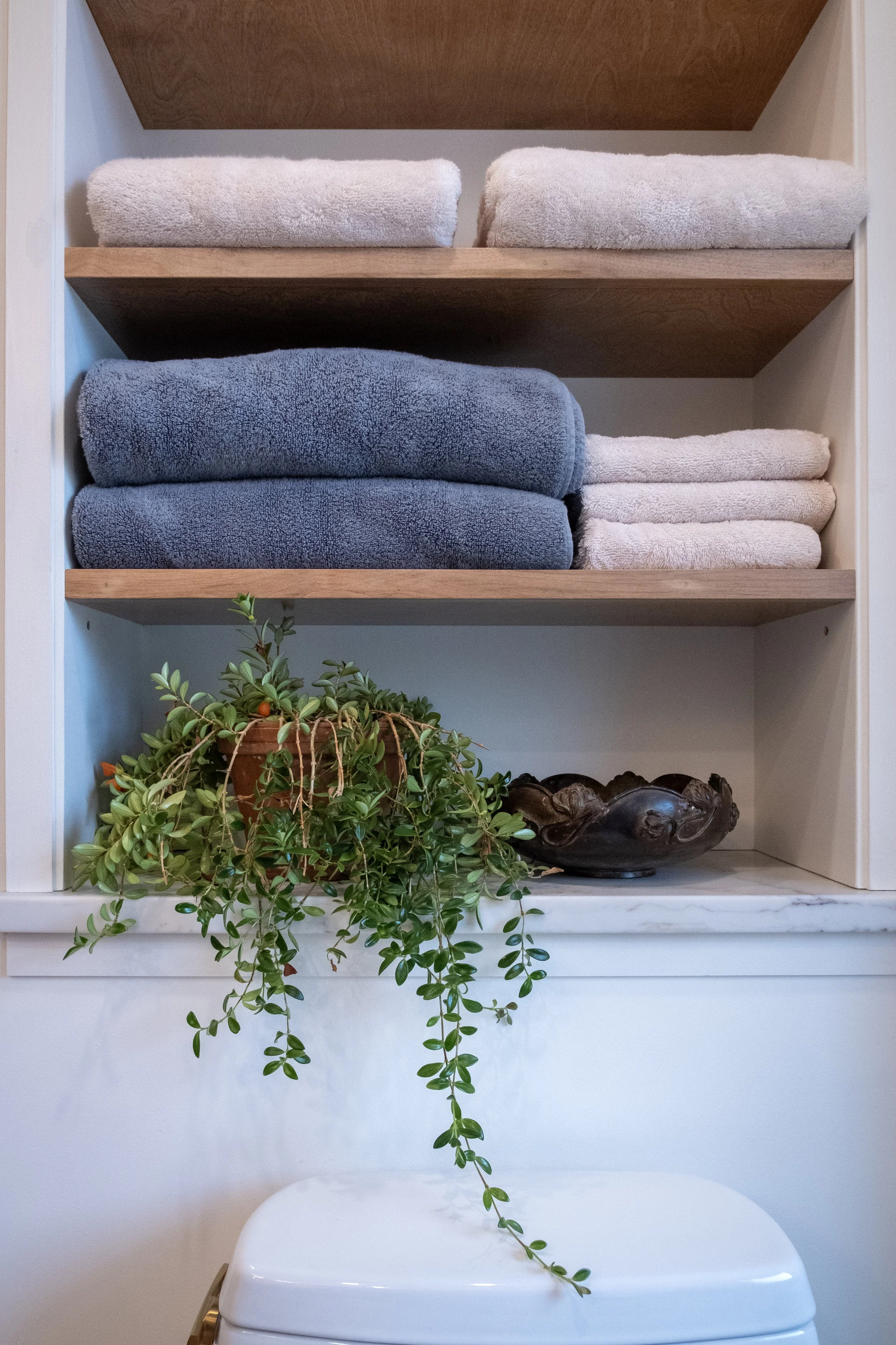 5329 fair oaks bathroom F6593 r ad.jpg